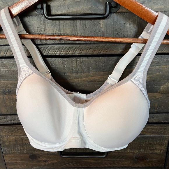 Wacoal Sports Bra 34DD - Picture 1 of 3